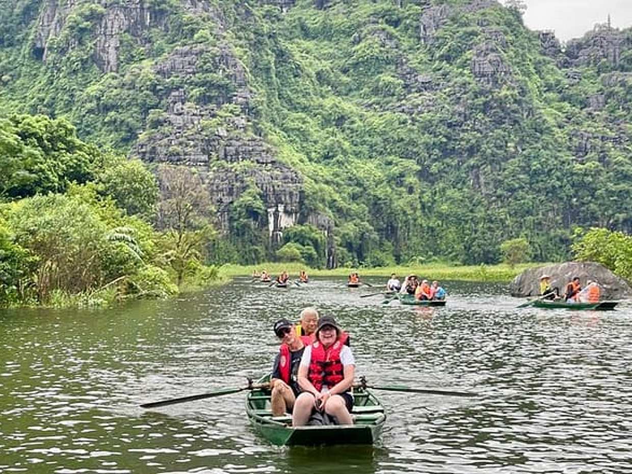 Mua Cave, Tam Coc, Hoa Lu, Famer's House, Group of 09 Guests, photo 5