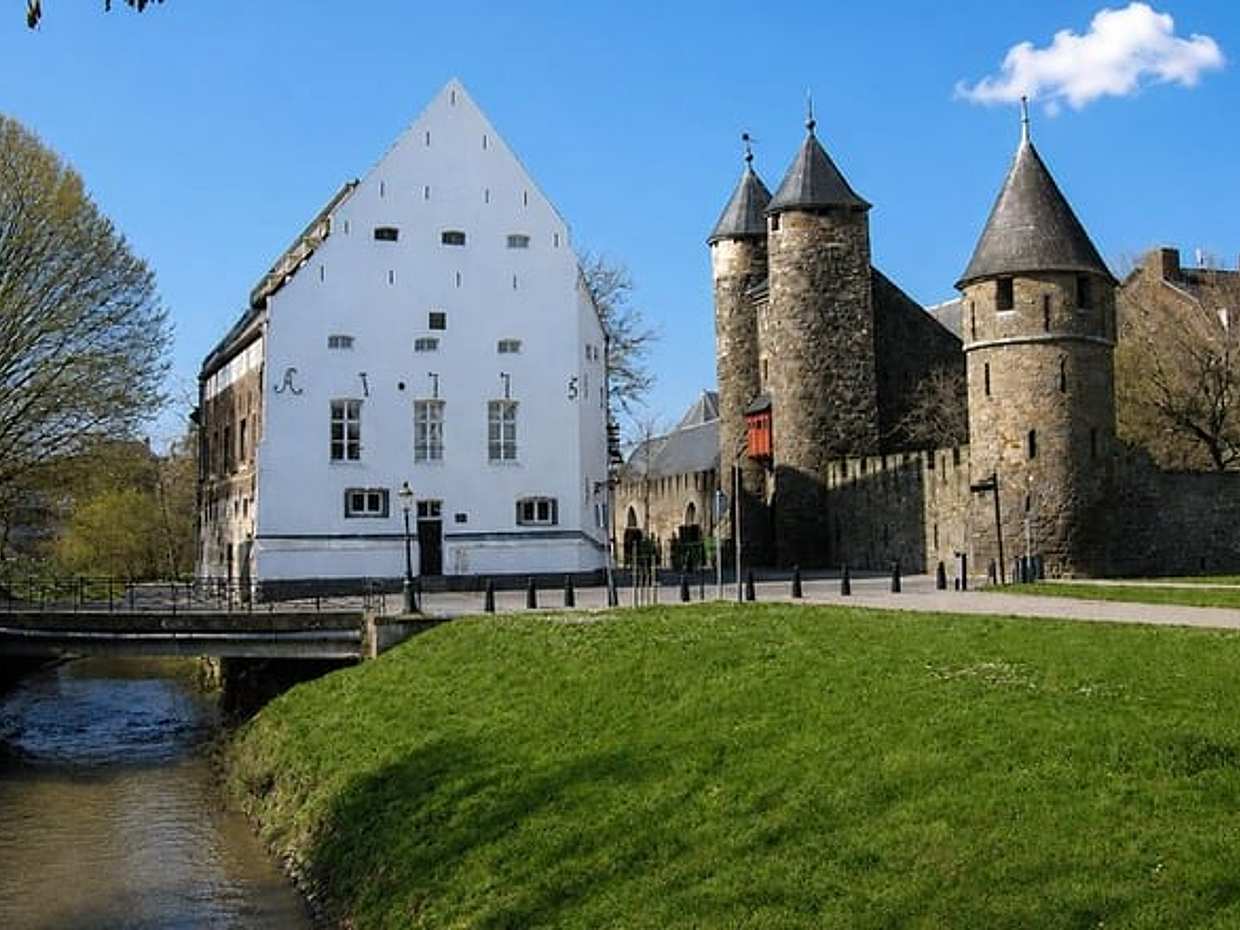 Maastricht Scavenger Hunt & Highlights Self-Guided Walking Tour, photo 4