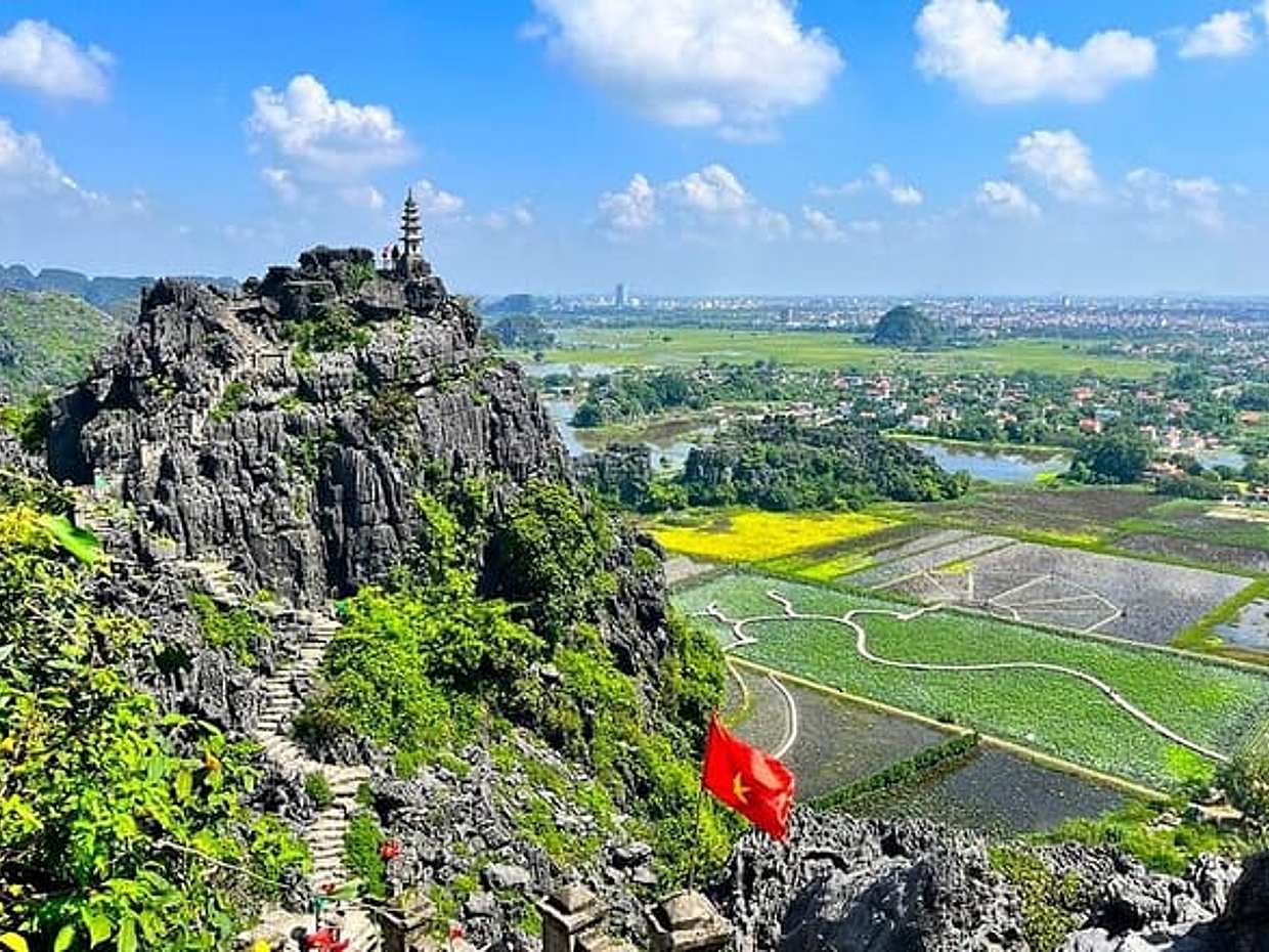 Private Tour Hoa Lu, Local Family, Tam Coc, Mua Caves from Hanoi, photo 3