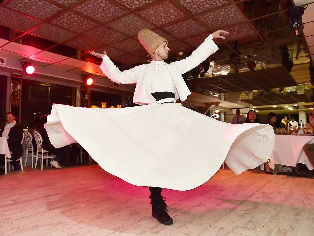 New Year's Eve Bosphorus Dinner Cruise with Alcoholic Drink Menu in Turkey, Istanbul, photo 4
