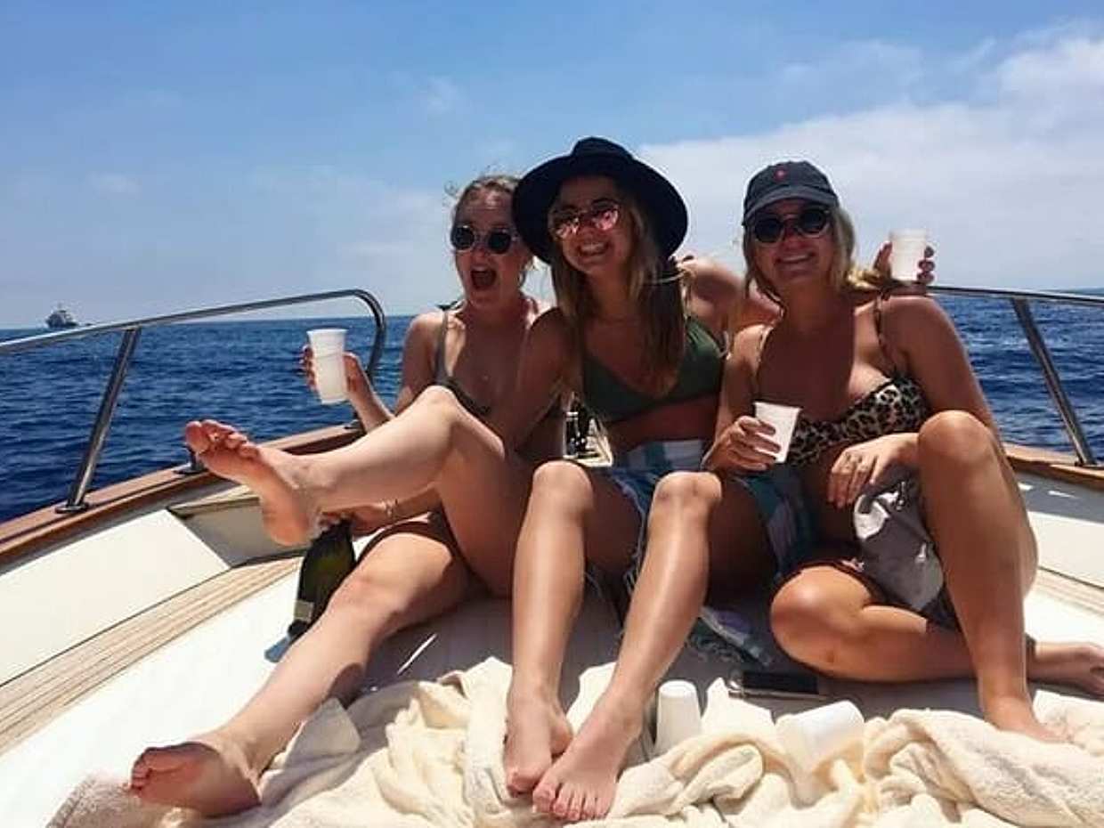 Privater Tagesausflug mit dem Gozzo-Boot auf Capri in Italien, Marina Grande, photo 2