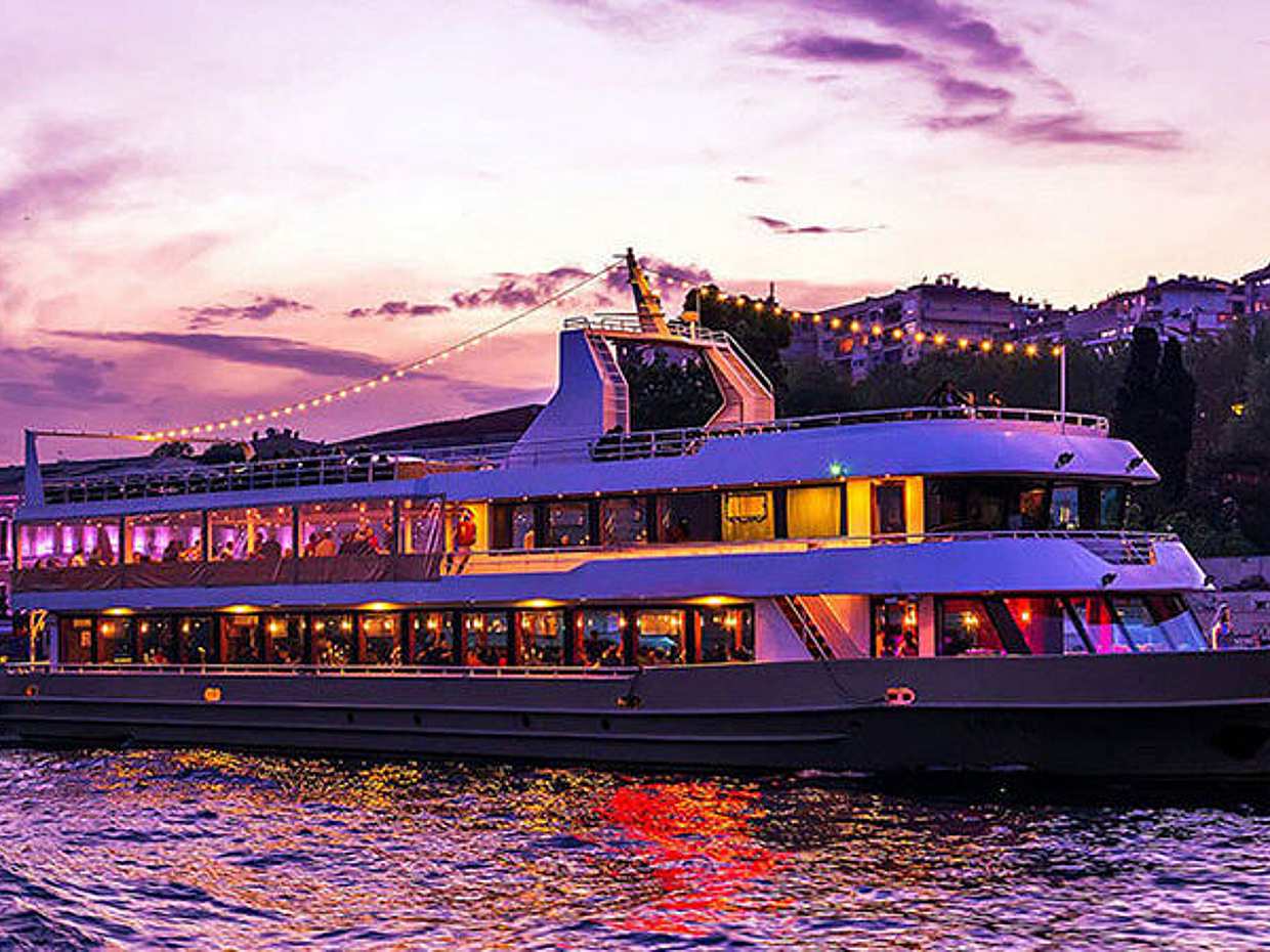 Bosphorus Dinner Cruise with Turkish Night Shows