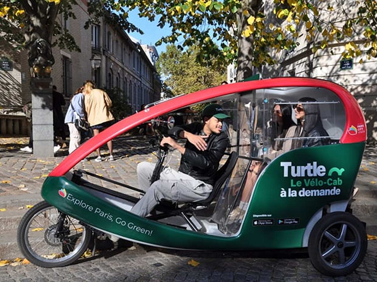 Paris : private guided tour of Montmartre in rickshaw bike, photo 4