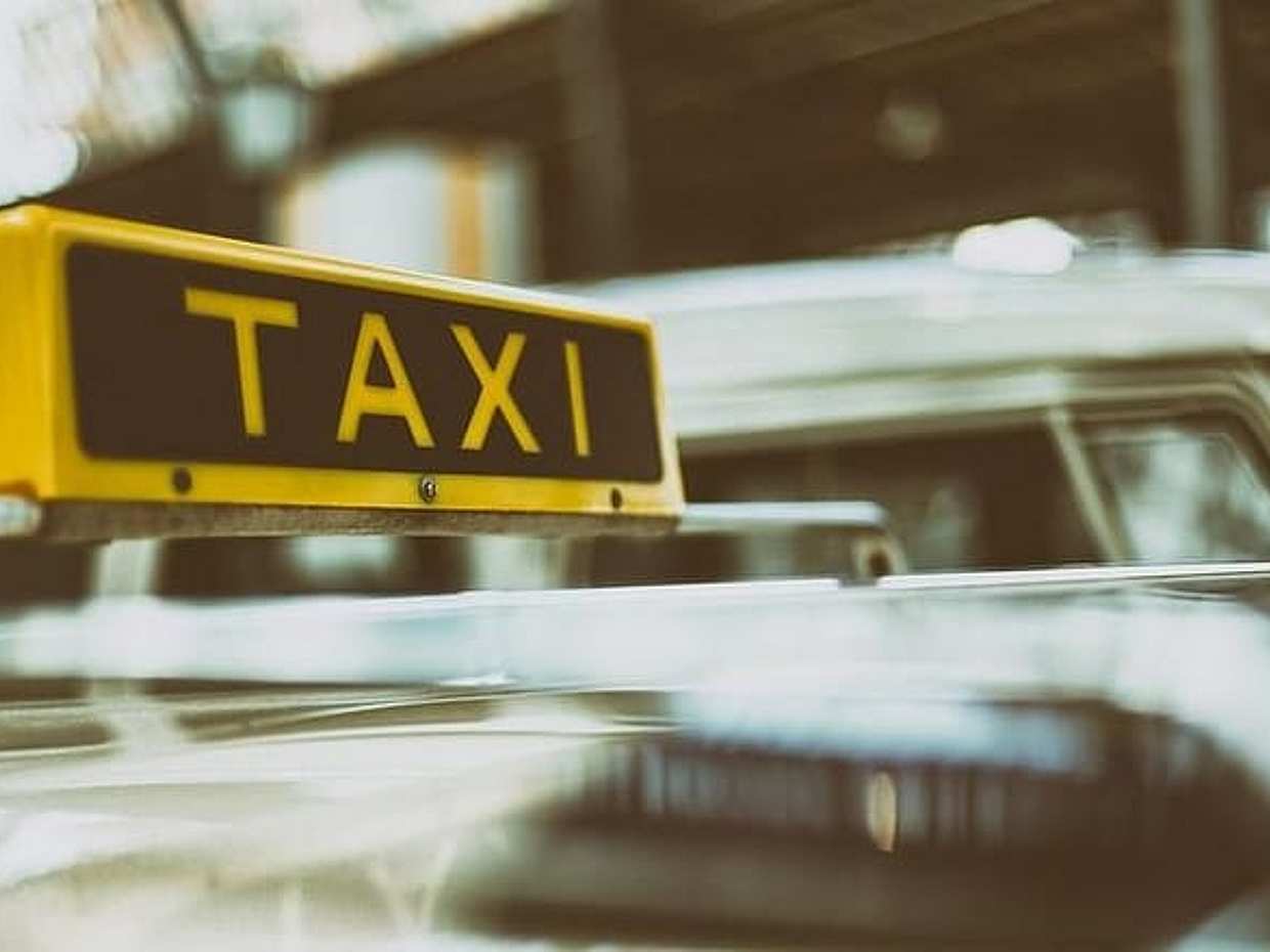 Athens Private Transfer Service: Piraeus Port to Hotel in Greece