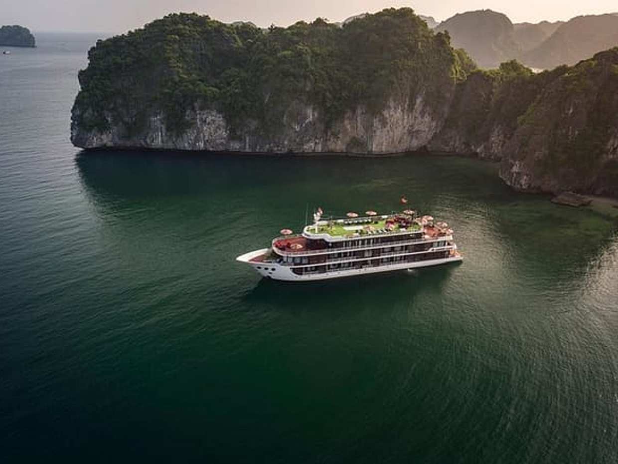 Luxury 5 Star Cruise 2 Days 1 Night Tour in Ha Long Bay-Lan Ha Bay