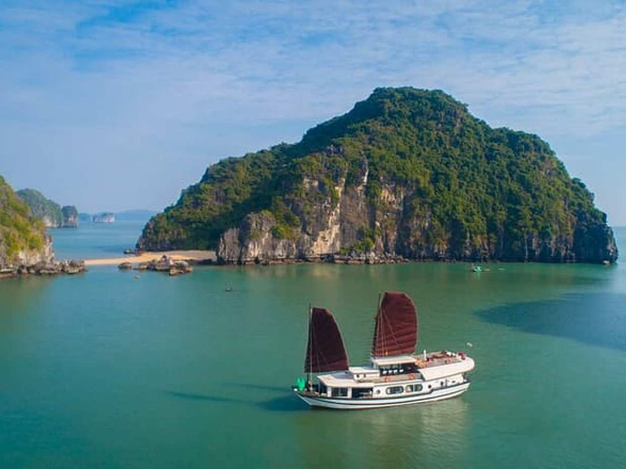 Private 2-Day Boutique Cruise in the Pristine of Bai Tu Long Bay
