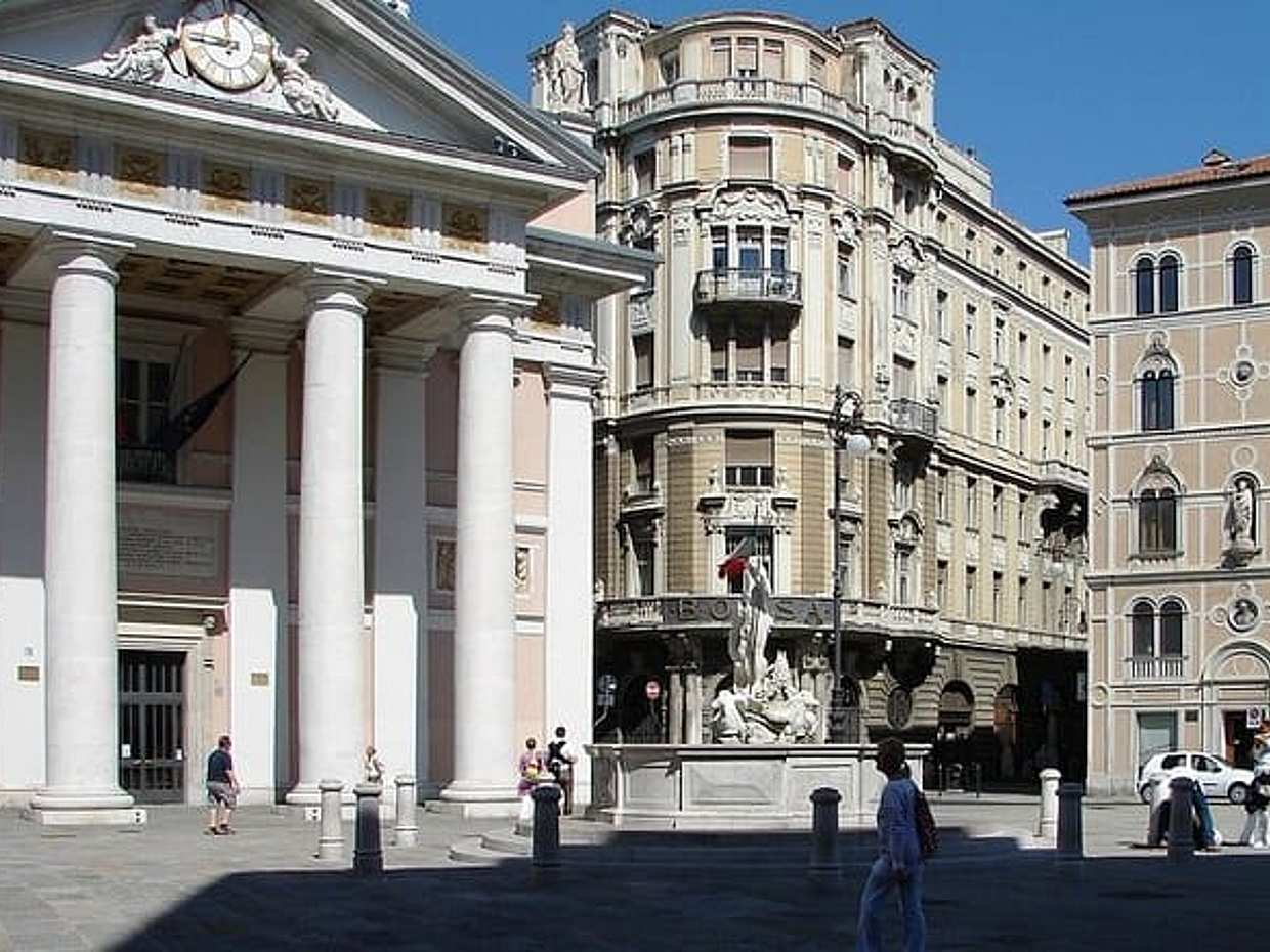 "Transfer Privé de Venise à Trieste avec un Arrêt de 2 Heures en Italie"