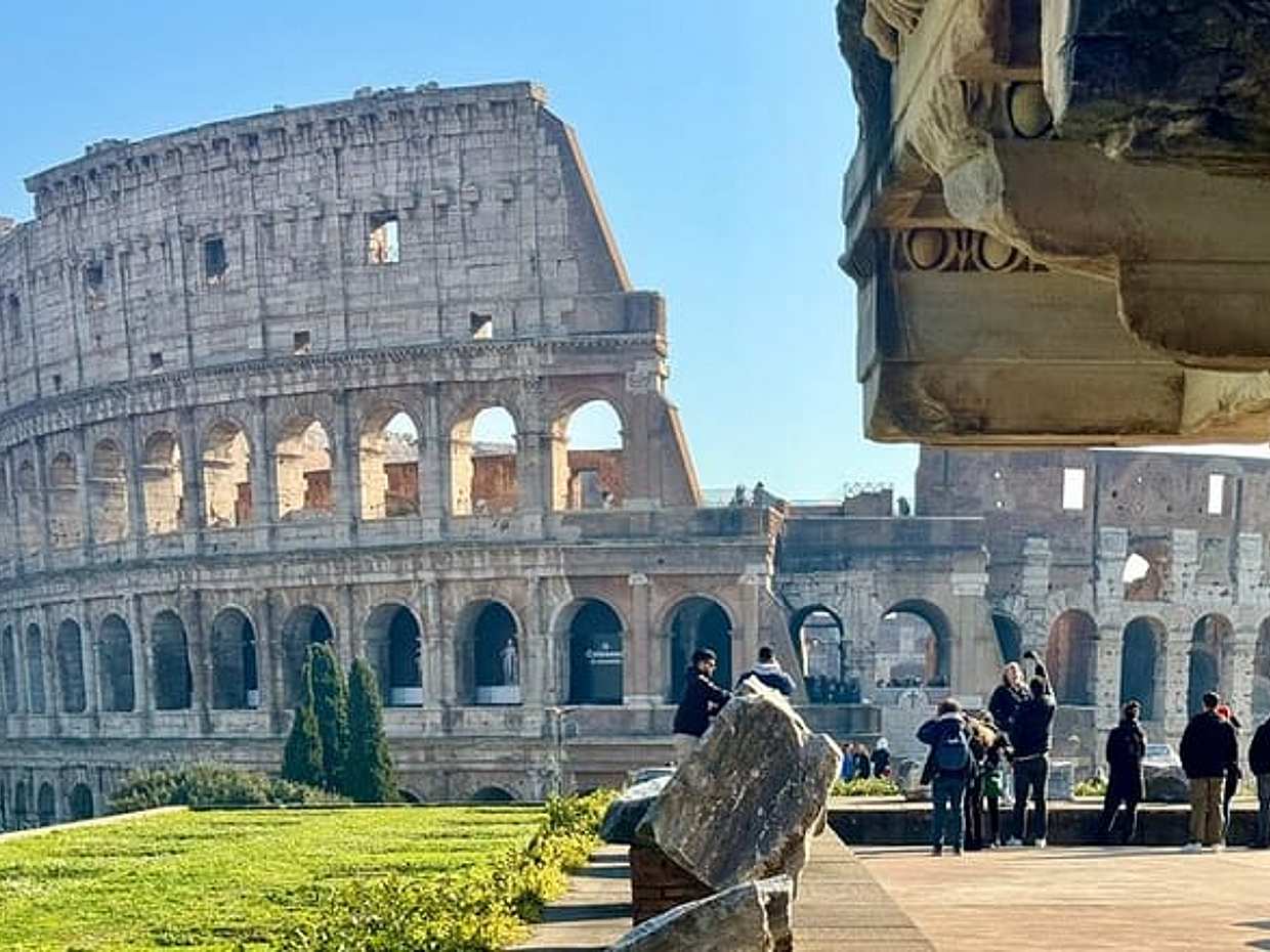 Rome Food and Wine Tasting and Colosseum Private Guided Tour