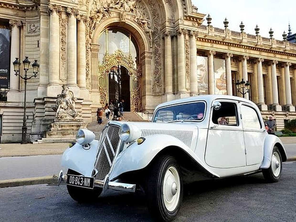 Private Vintage Car with "Montmartre"area in Paris &CDG Transfers, photo 4