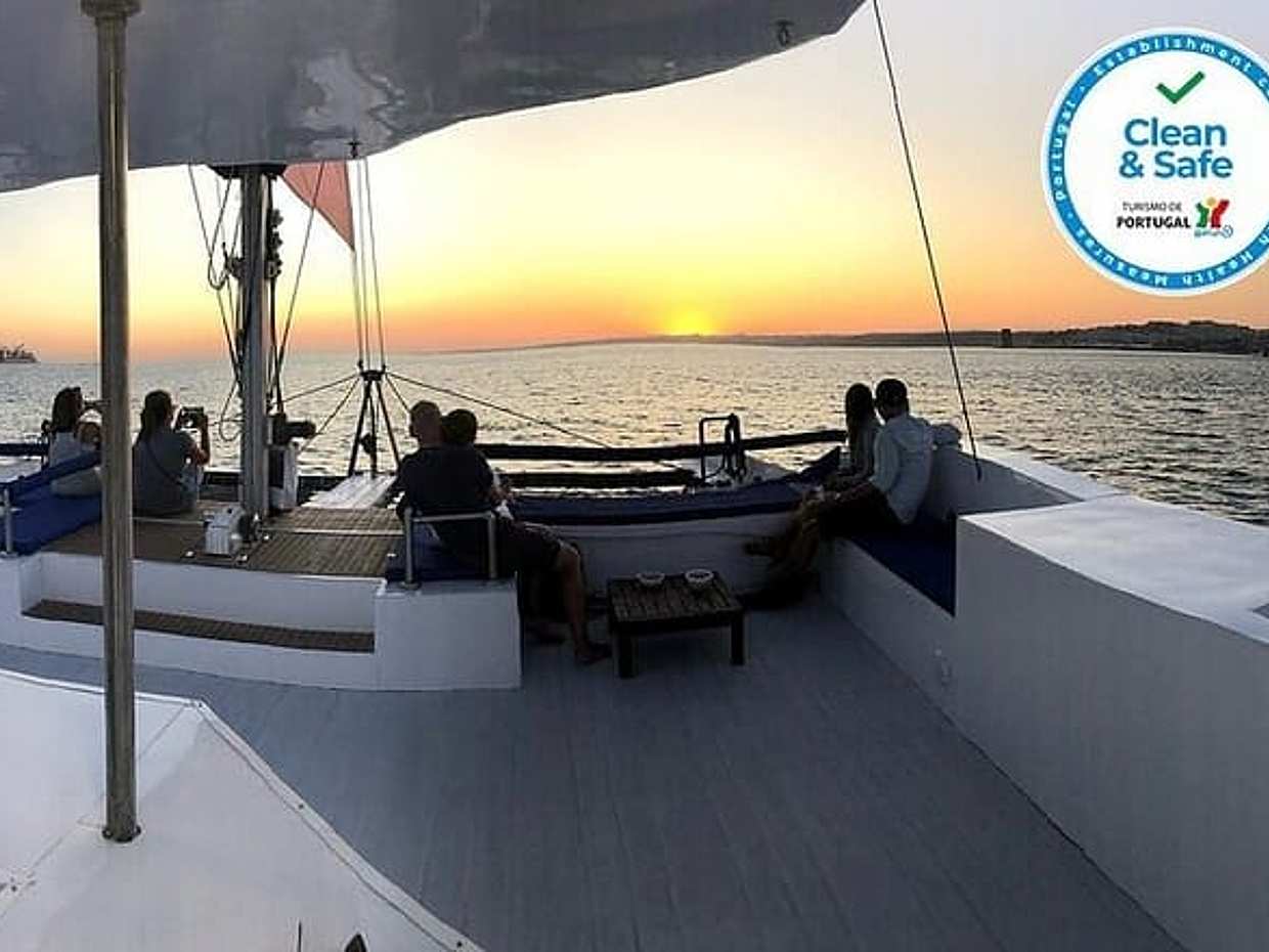 2H Catamarã Privado à Vela "Vertigo" Tour em Lisboa até 18pax em Portugal