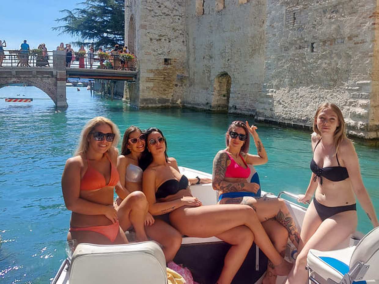 Private Boat Tour to Sirmione with Food Tasting, photo 2