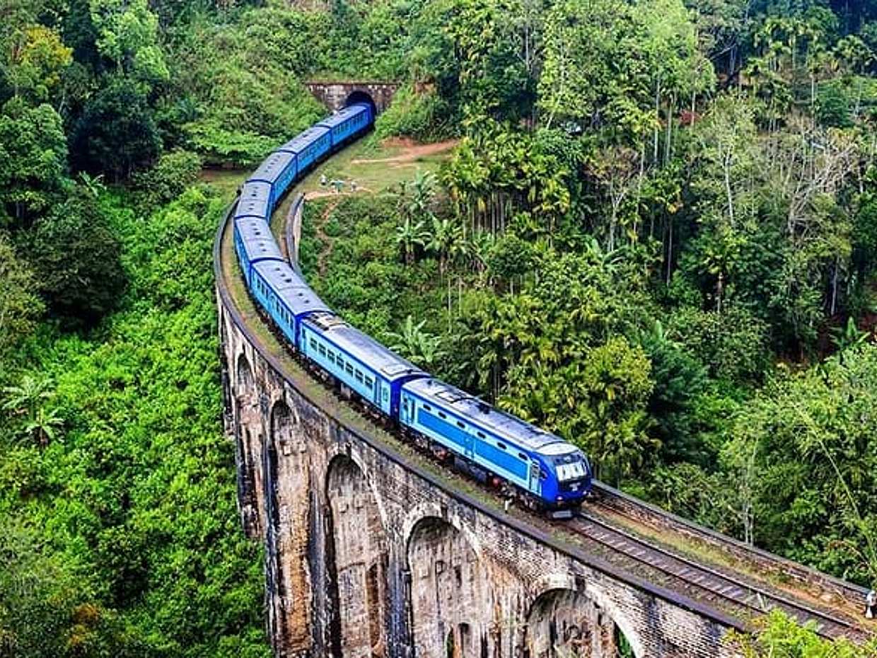 "Excursão de trem pelos Alpes (Rota Real Barroca de Nice) na França"