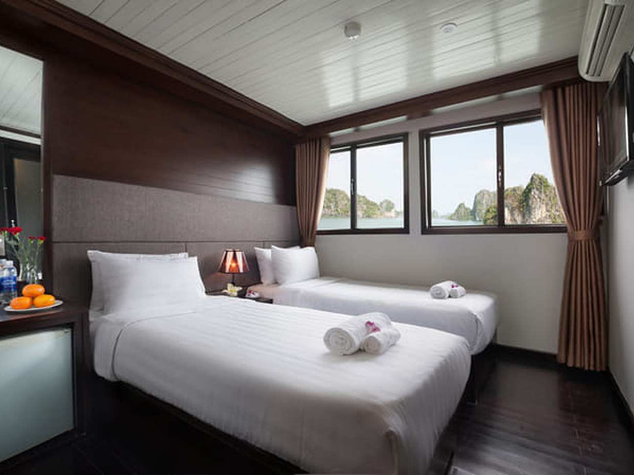 Halong Bay Mid Range Overnight Cruise ( 2 days 1 night), Vietnam, photo 2