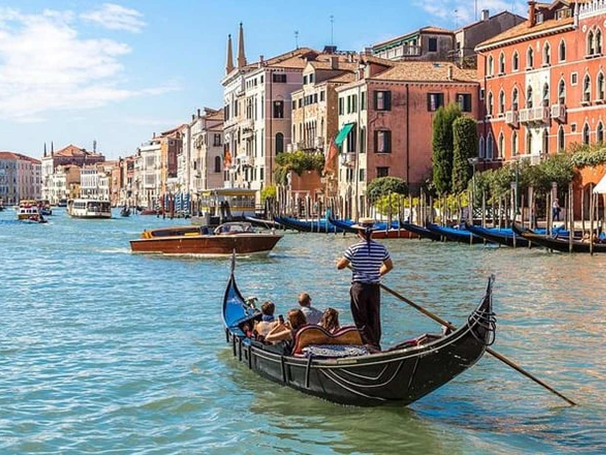 Private Venice Walking Tour & Gondola Ride: San Polo, Rialto and St. Mark’s