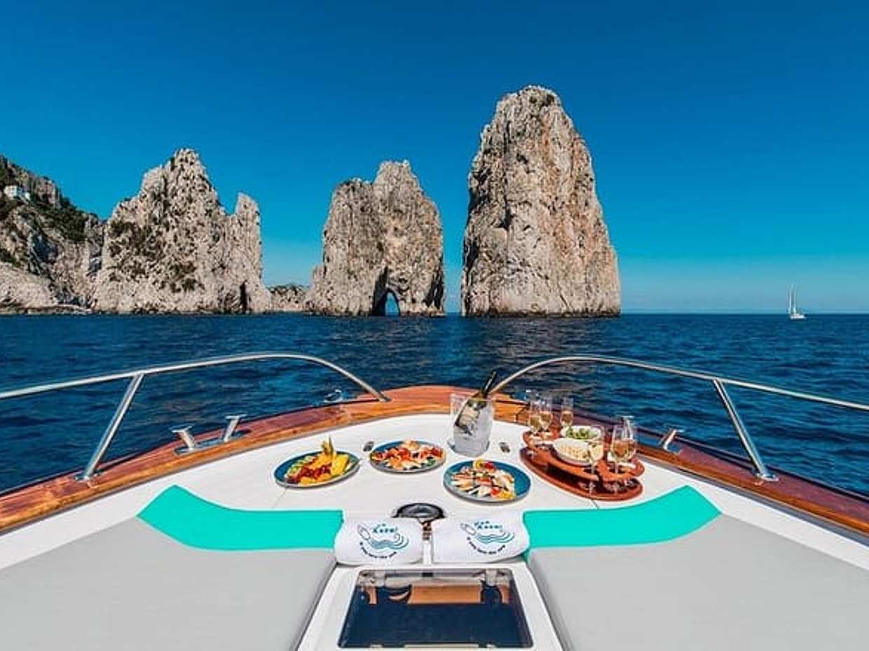 Private Vip Boat Tour of Capri Sightseeing and Capri Island, photo 2