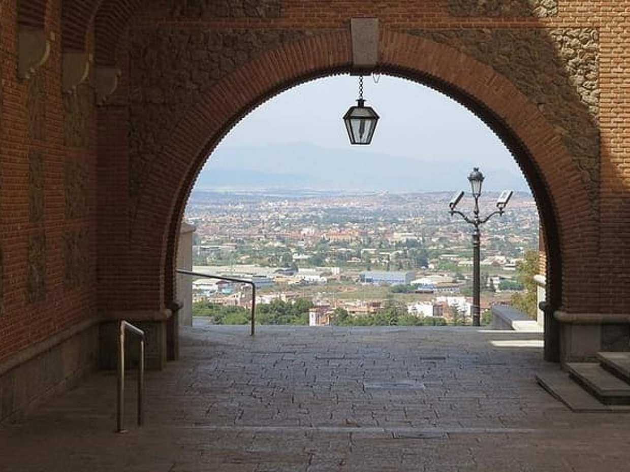 Poblet, Wines & Sitges Private Tour - Hotel pick up from Salou/Tarragona, photo 2