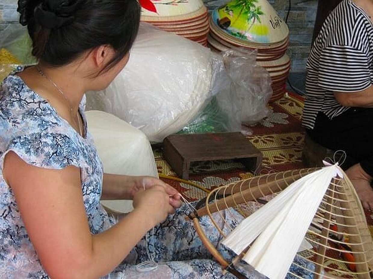 Hanoi: Incense & Conical Hat Making Craft Villages Half-Day Tour, photo 3