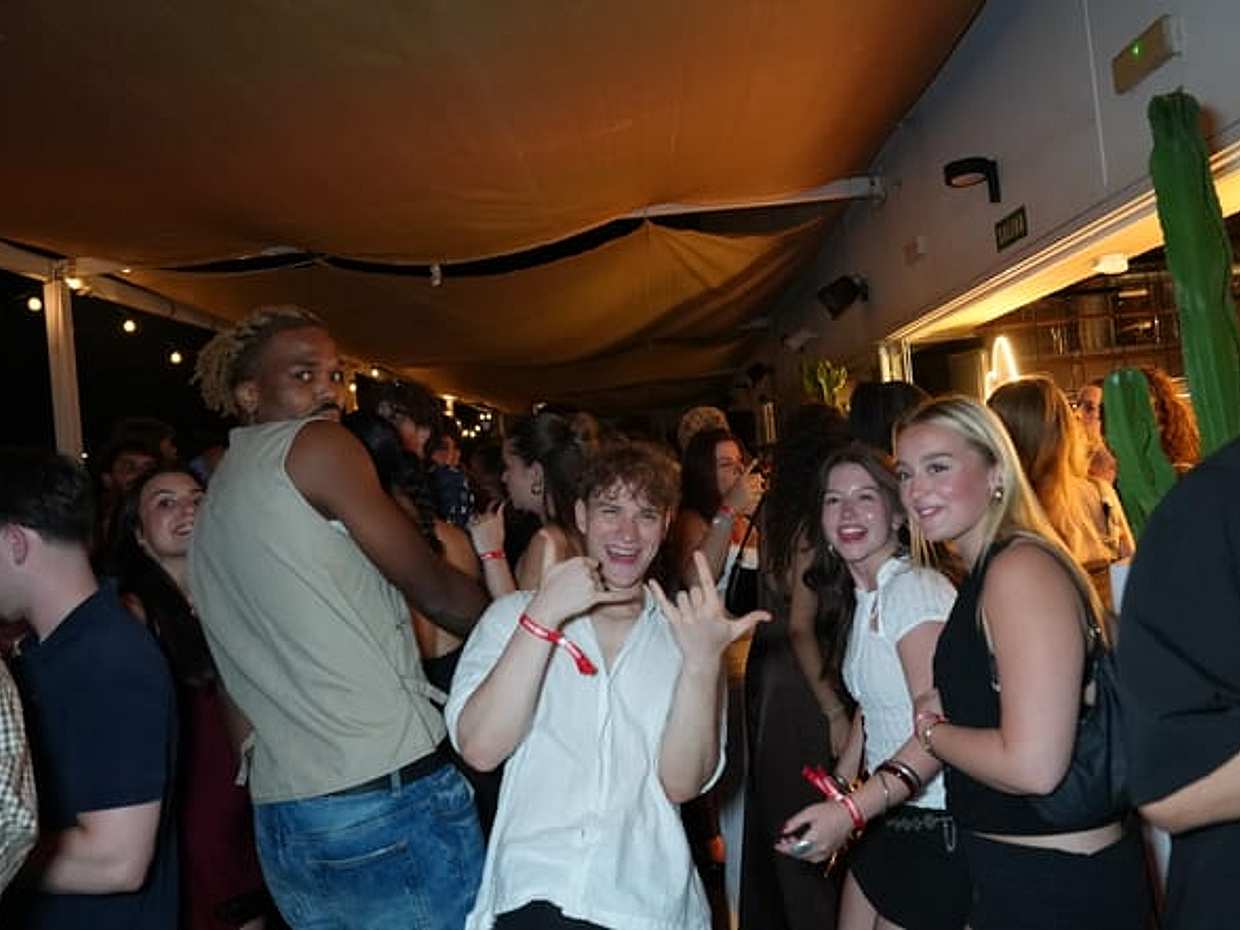 Barcelona Beach Rooftop Party & VIP Club Entry, photo 4