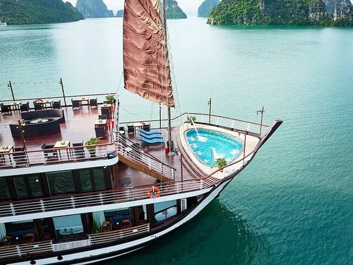 Amanda Cruise Luxury Halong Bay and Lan Ha Bay 2 Days Tour, photo 3