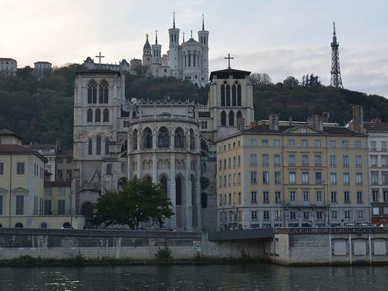Private Transfer From Marseille To Lyon With a 2 Hour Stop, photo 2