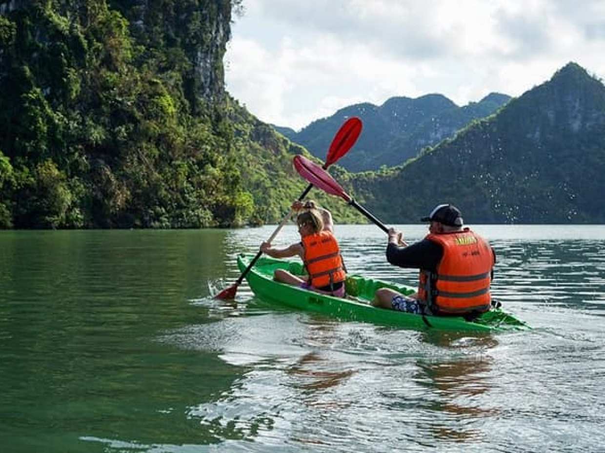Azura Luxury Yacht 2D1N Ha Long Bay and Lan Ha Bay Cruise, photo 5
