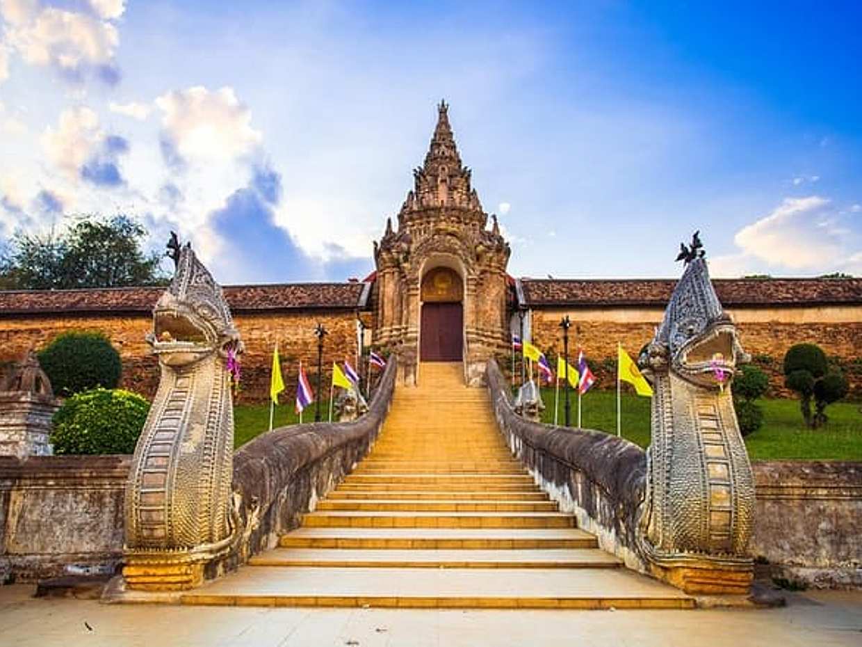 Private Transfer from Bangkok to Lampang with 2h of Sightseeing