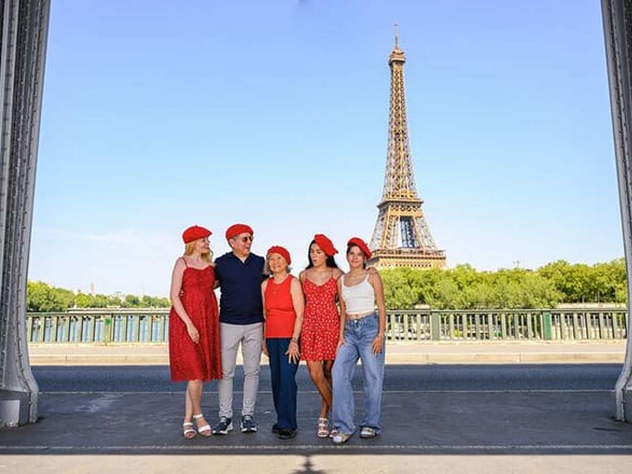 Photographer, Professional Photo Shoot - Eiffel Tower in France, Paris