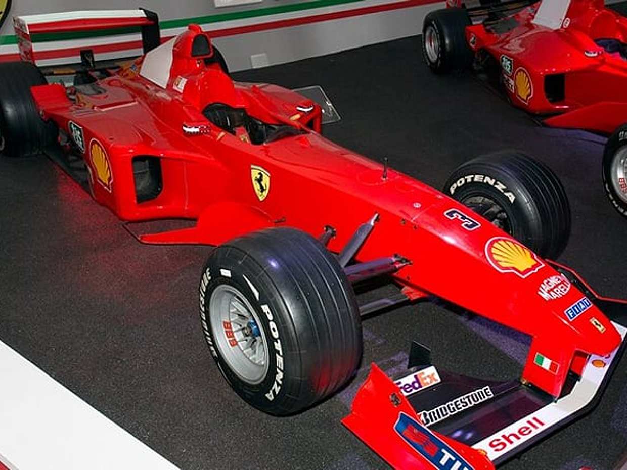 PRIVATE TOUR: Ferrari Museum visit and balsamic vinegar tasting in Modena, photo 2