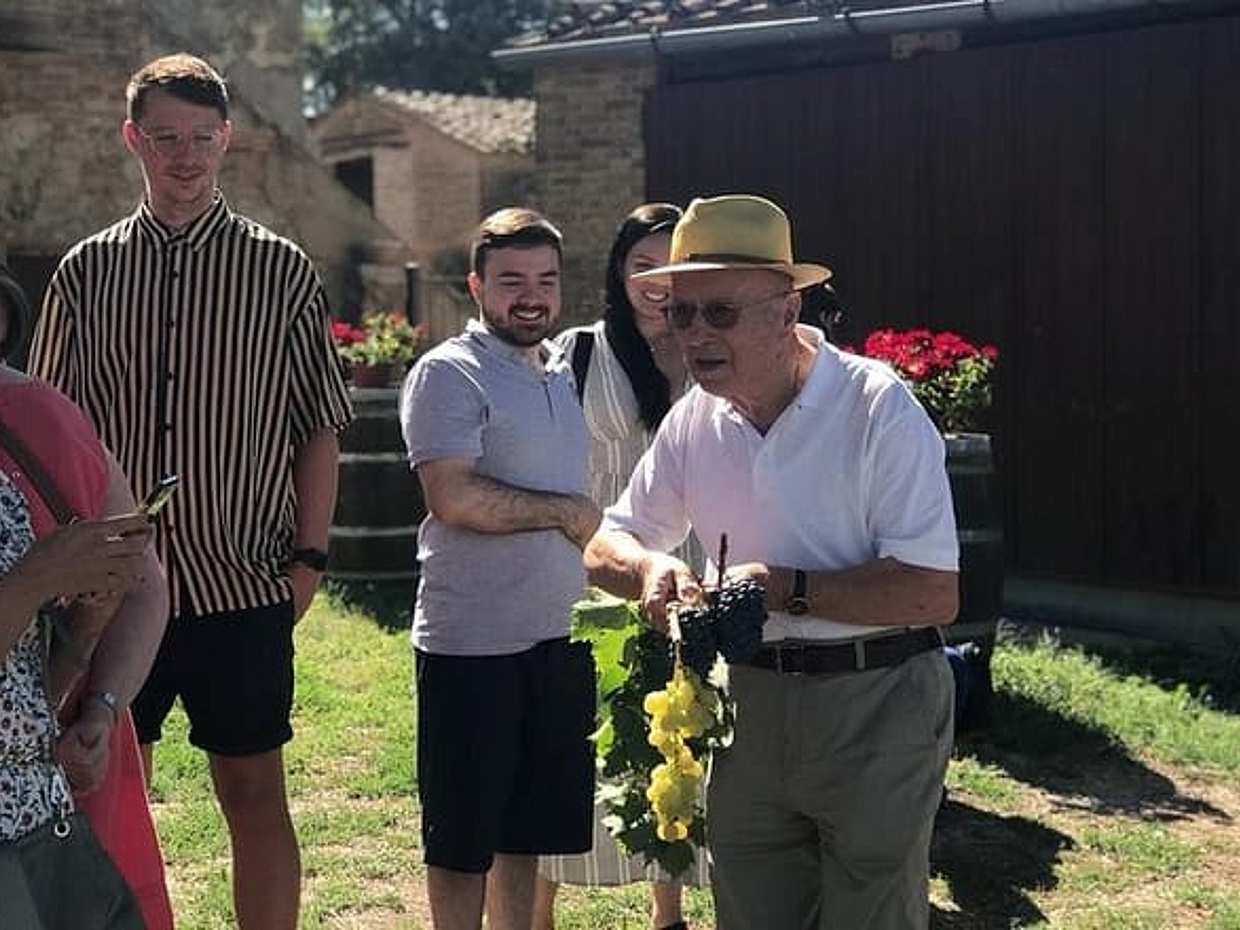 "Tour Enologico della Val d'Orcia con Pranzo e Brunello da Siena in Italia", photo 3