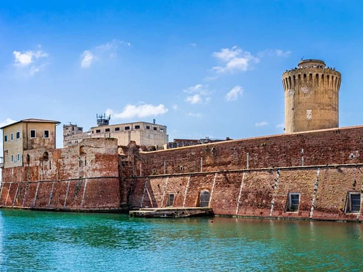 LOW-COST TRANSFER FROM THE PORT OF LIVORNO TO FLORENCE AND PISA