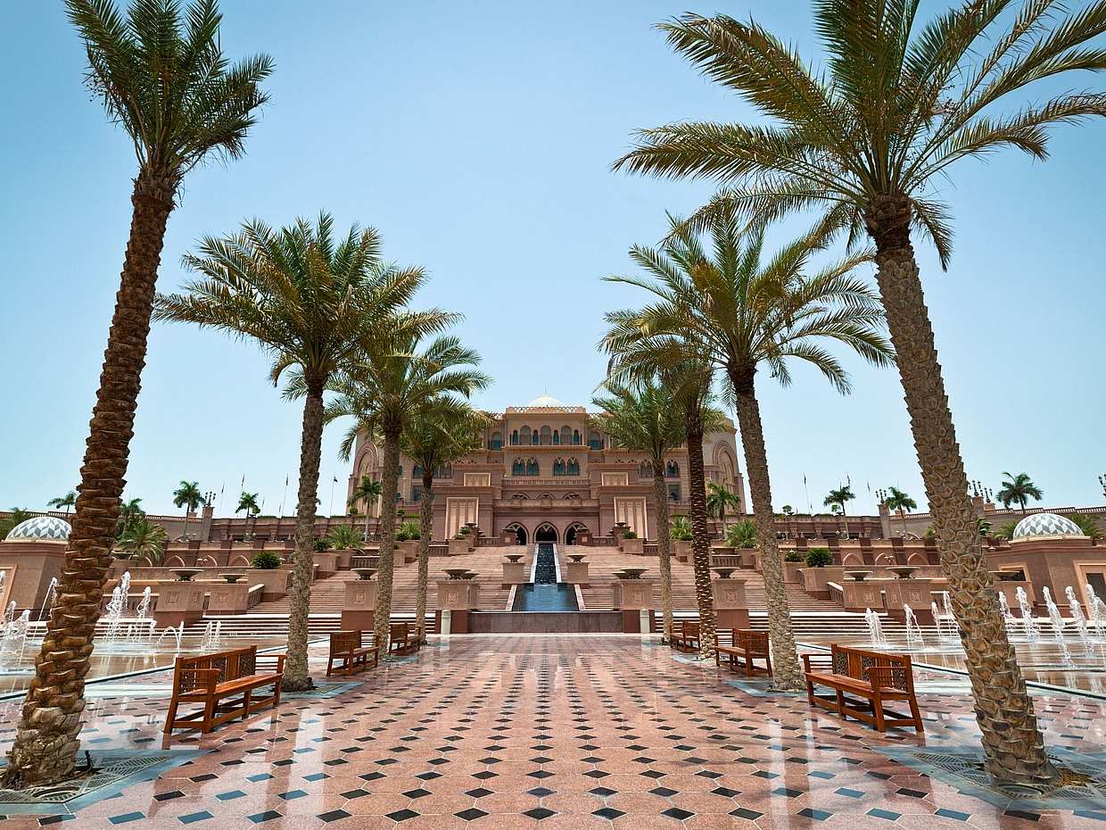 Abu Dhabi Halbtagestour durch die Stadt in den Vereinigten Arabischen Emiraten, Scheich-Zayid-Moschee
, photo 2