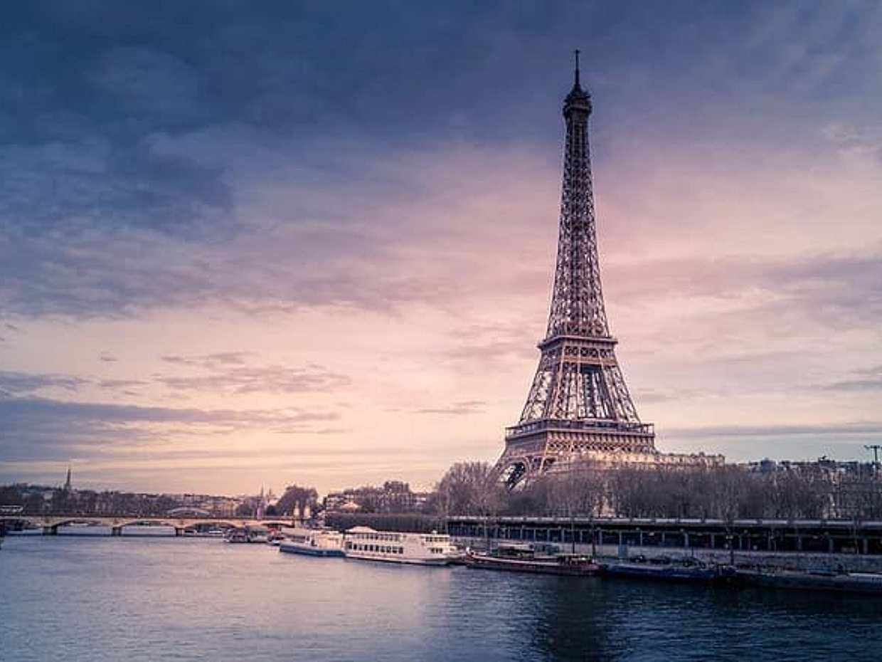 Full-Day Private Eiffel Tower Montmartre and Seine River Cruise Tour, photo 4