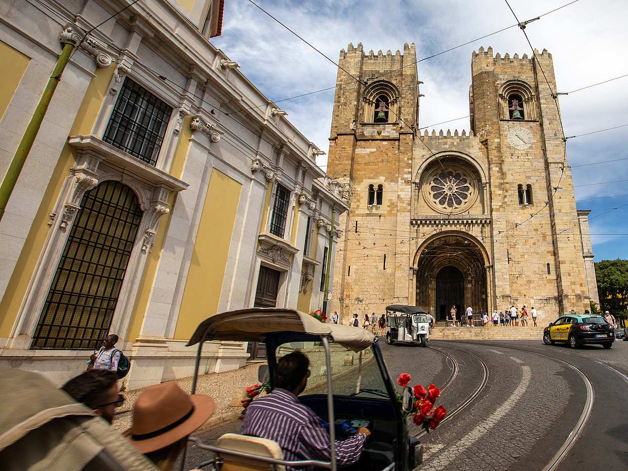 2-Hour Tuk-tuk in Historical Lisbon Route in Portugal
