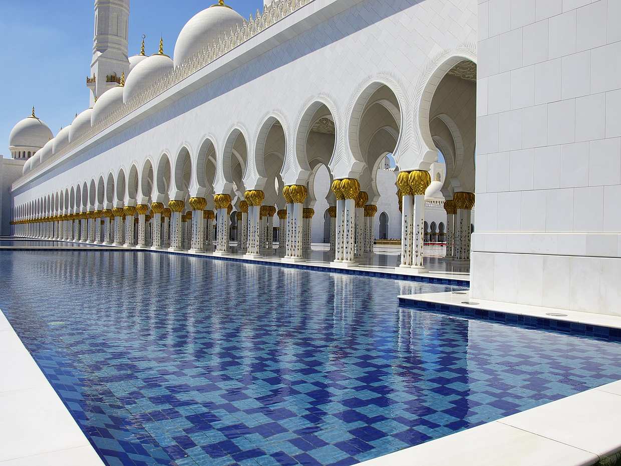 Abu Dhabi City Tour with Grand Mosque & SeaWorld Entrance Tickets with Private Transfers in United Arab Emirates, Dubai, photo 5