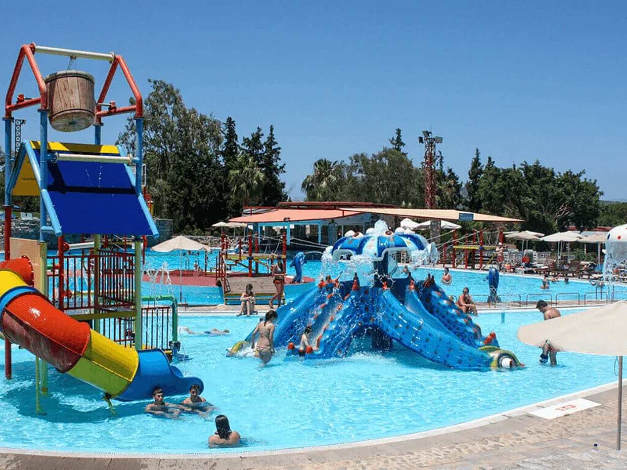 Full Day Limnoupoli Waterpark Admission with Transfer in Greece, Rethymno