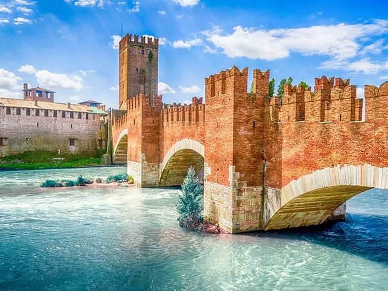 Milan to Verona Private Transfer with English-Speaking Driver