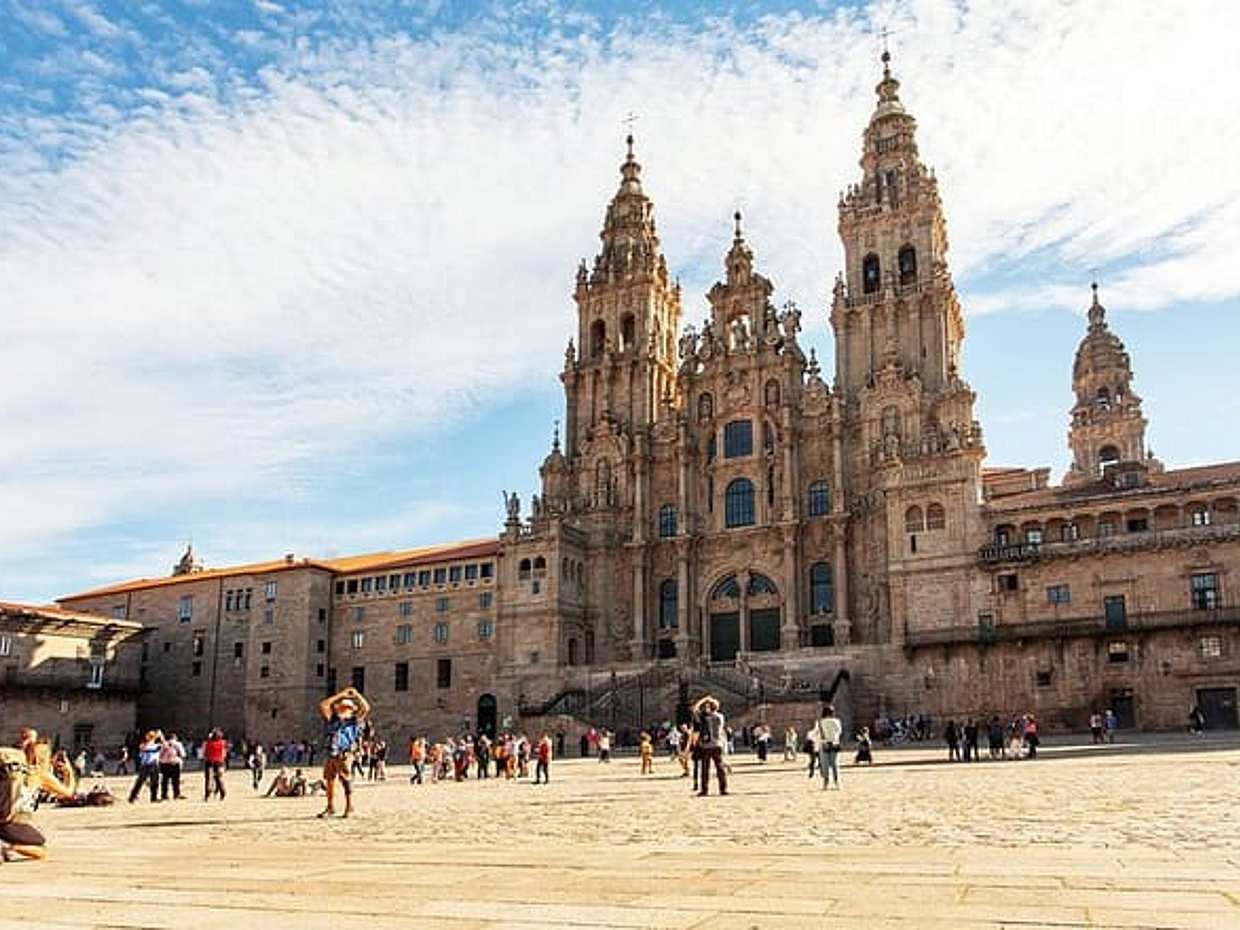 SANTIAGO DE COMPOSTELA: Private Tour from Porto in Portugal