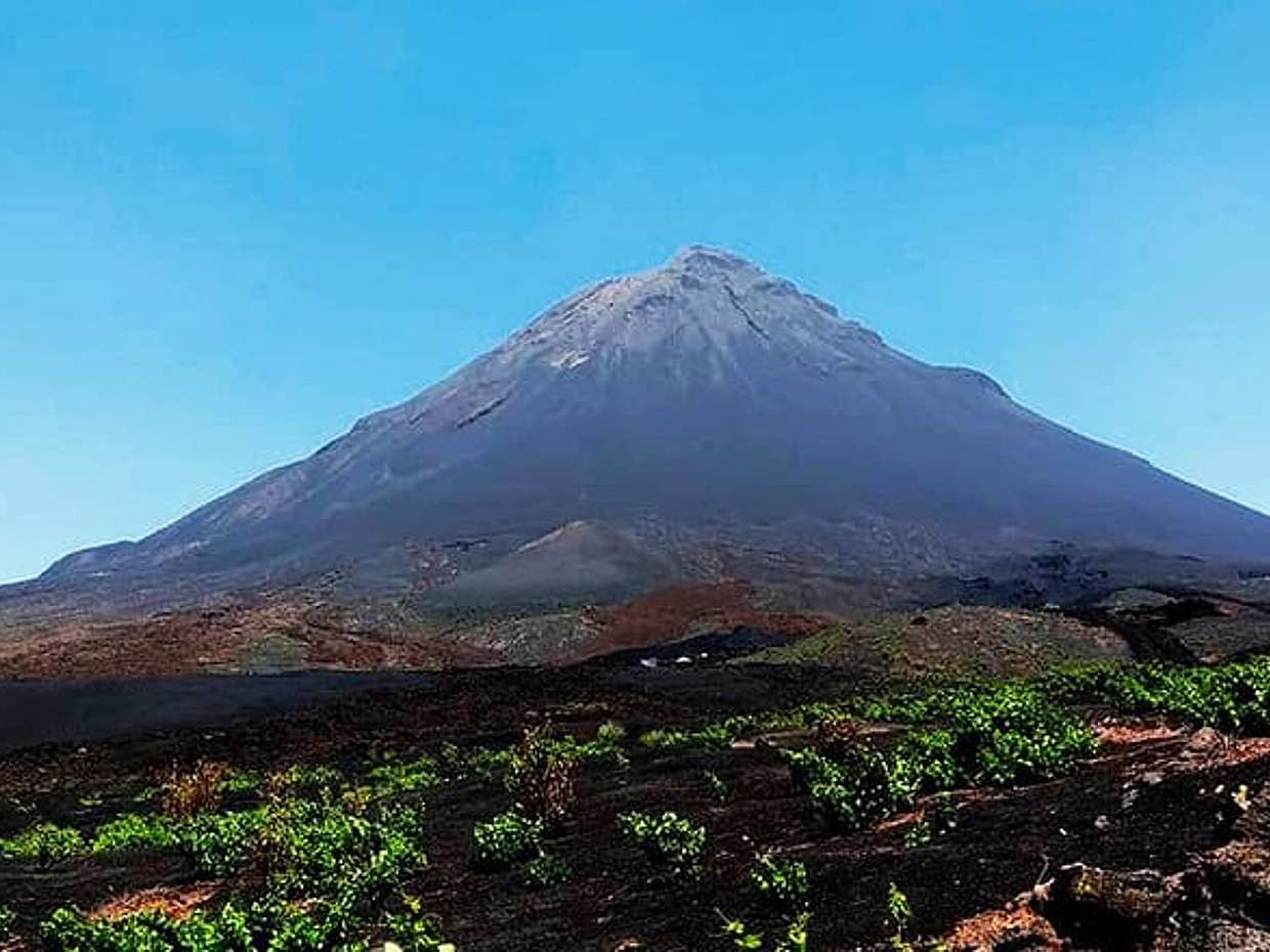 Depuis Chã das Caldeiras : Randonnée au sommet du volcan Pico do Fogo au Cap-Vert, São Filipe, photo 2