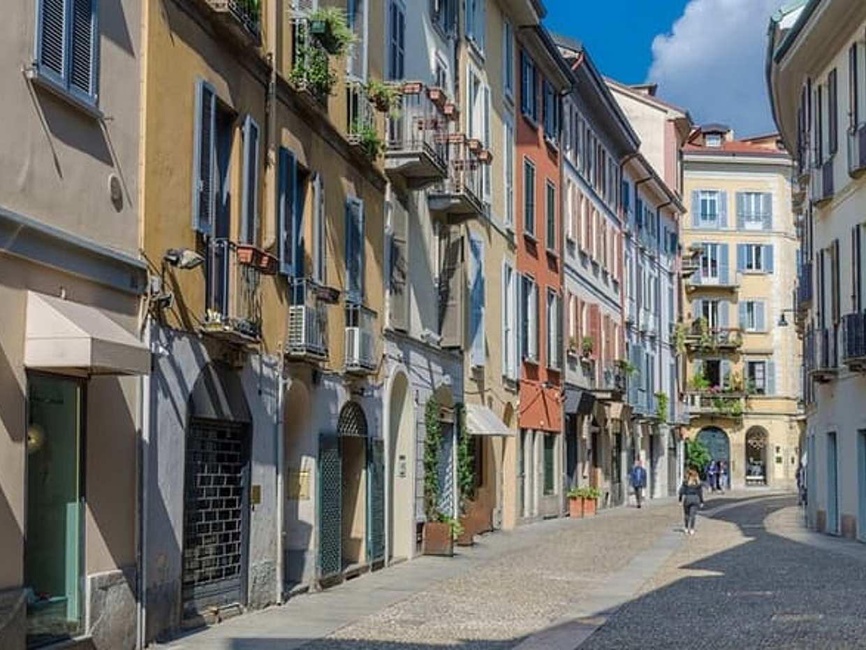 Ladrón de Arte en Brera: Búsqueda Autoguiada con Puzles en Milán, Italia