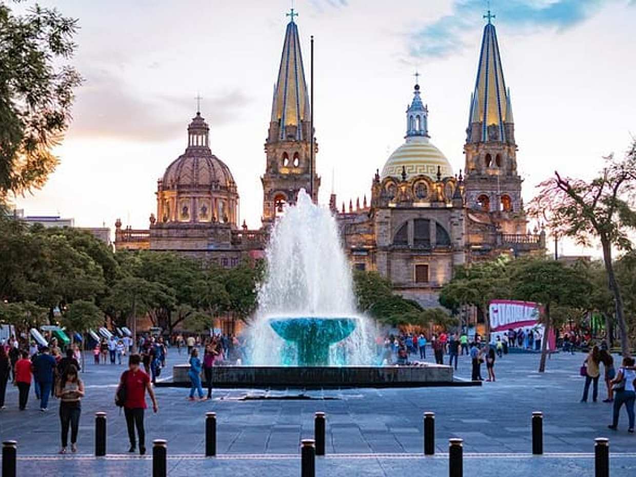 Private 2-Hr Sightseeing, Puerto Vallarta-Guadalajara, English Speaking Driver, photo 4