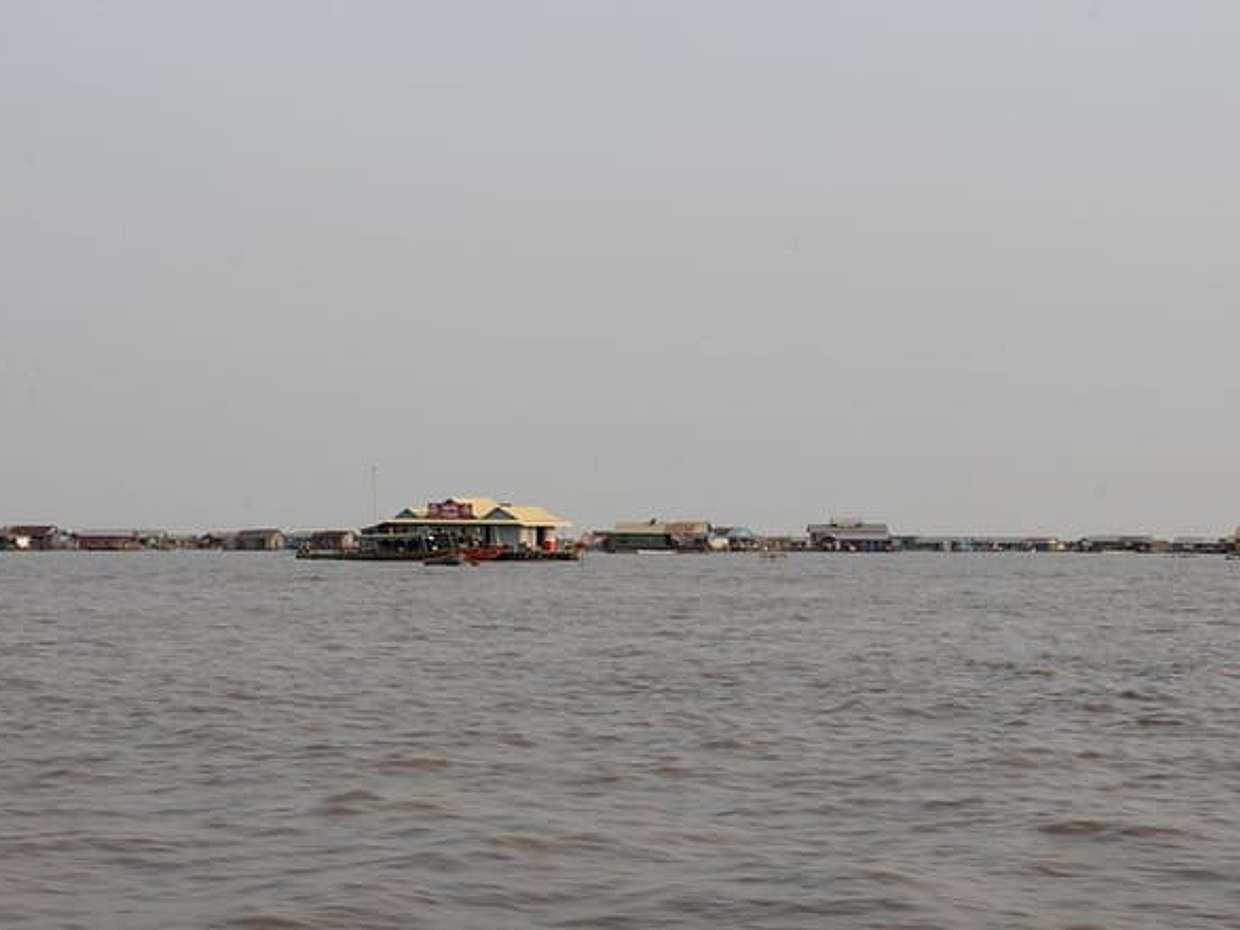2-Day Private Siem Reap: Angkor Temples & Floating Village, photo 3