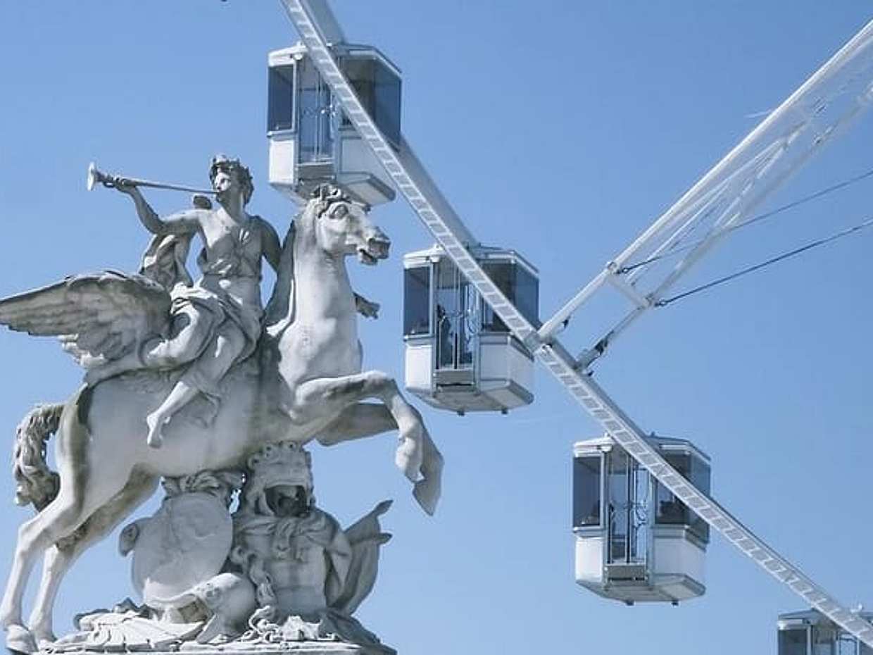 Paris tour, Dinner cruise & Galeries Lafayette with CDG Transfers