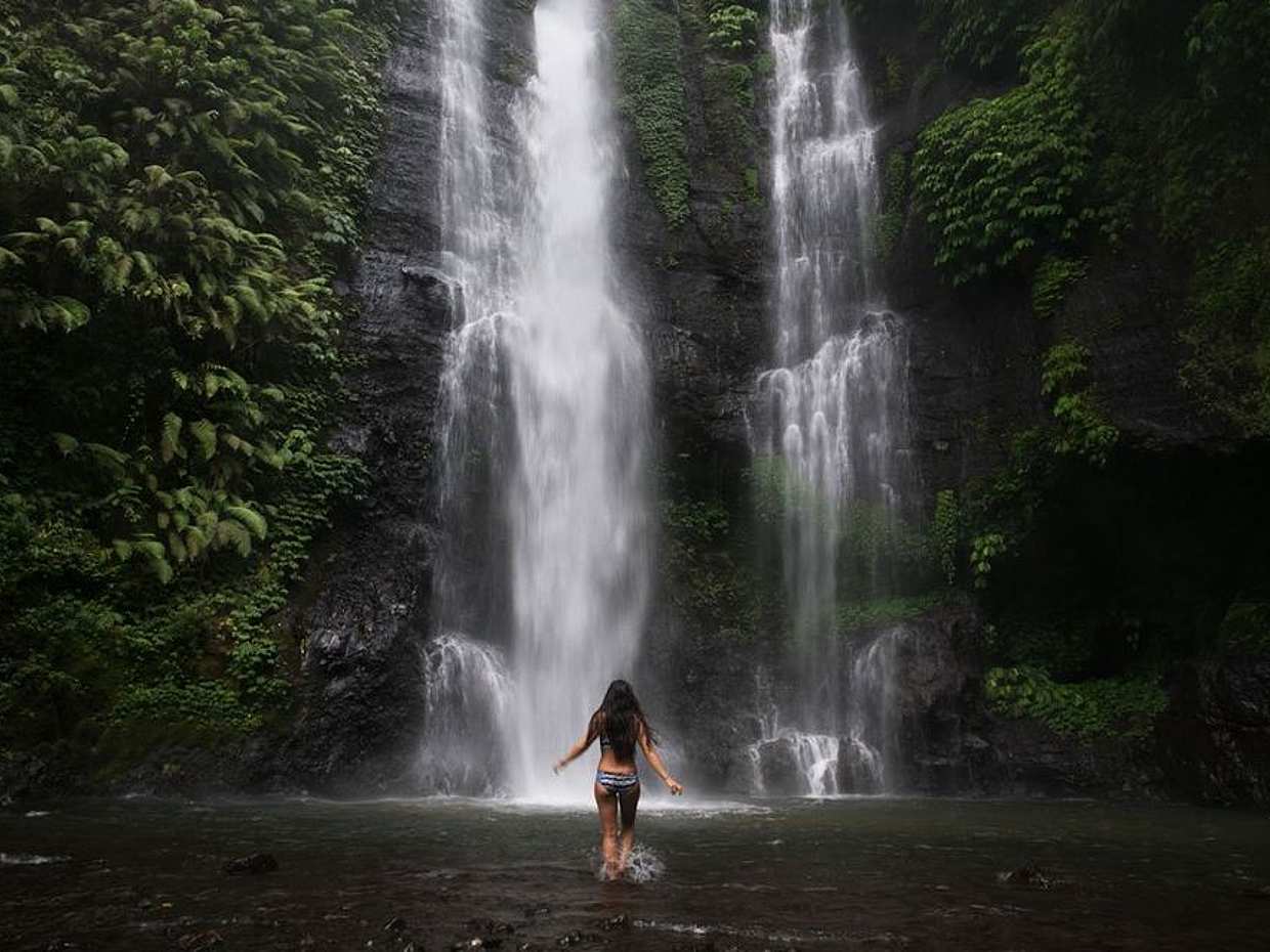 Encanto del Norte: Lago Bratan, Puerta de Handara, Cascada y Columpio en Indonesia
, photo 4