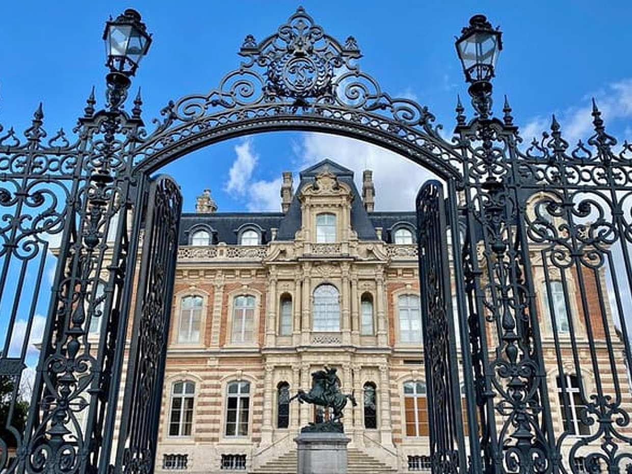 Moet et Chandon Ruinart VIP Cellars & Tastings trip from Paris.