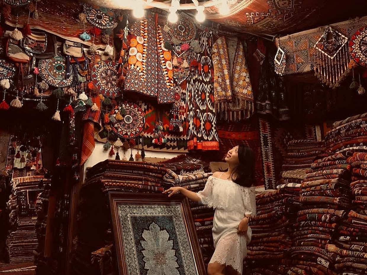Göreme, Türkiye'de Kapadokya Tarihi Kilimleri ile Fotoğraf Çekimi, photo 5