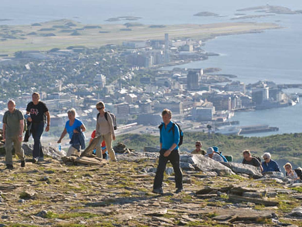 Hiking to Mt. Keiservarden