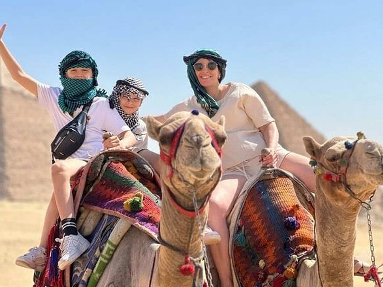 VIP Private Tour Giza Pyramids Saqqara Memphis All Inclusive, photo 4