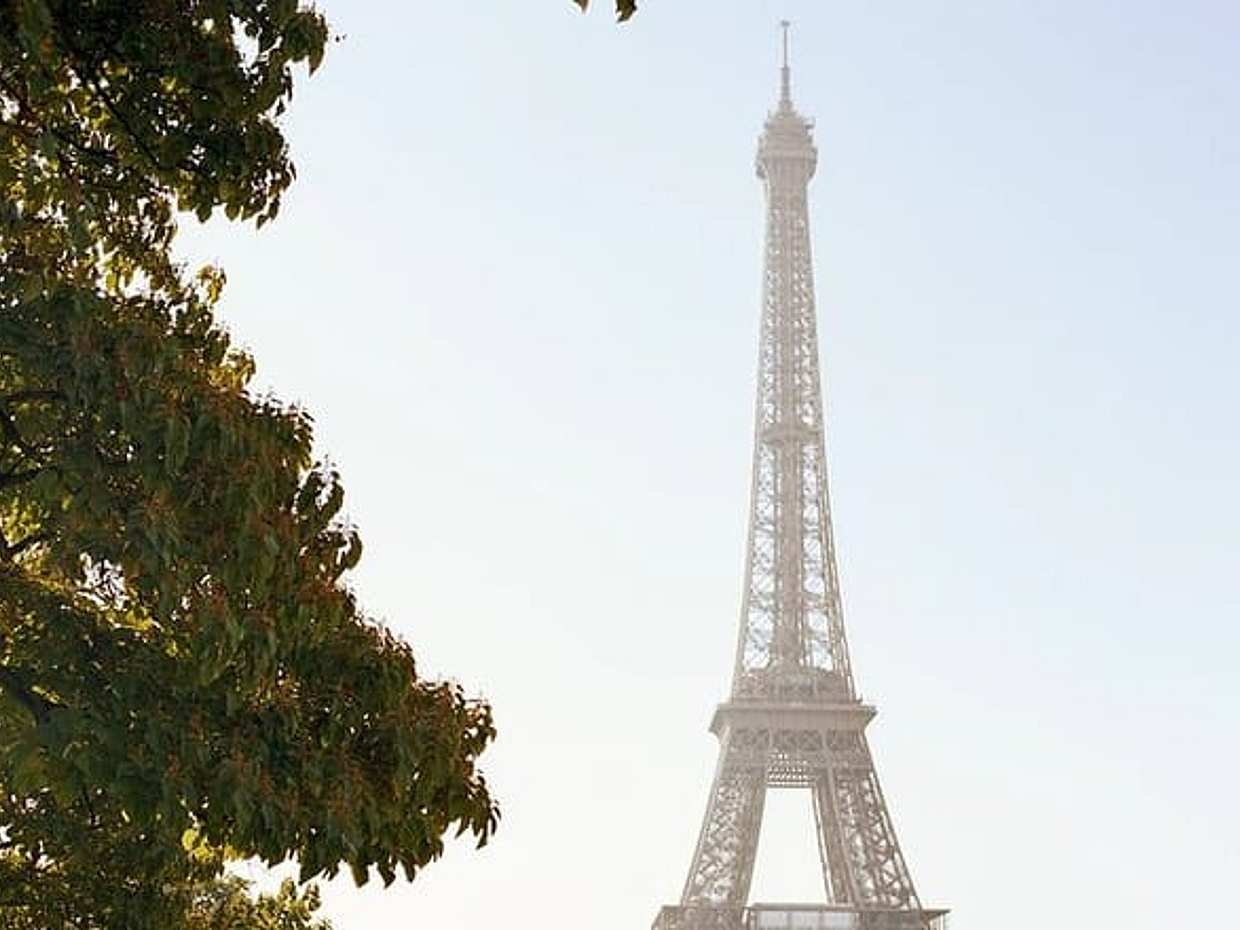 Private Vintage Car Tour with Eiffel Tower and Seine River Cruise