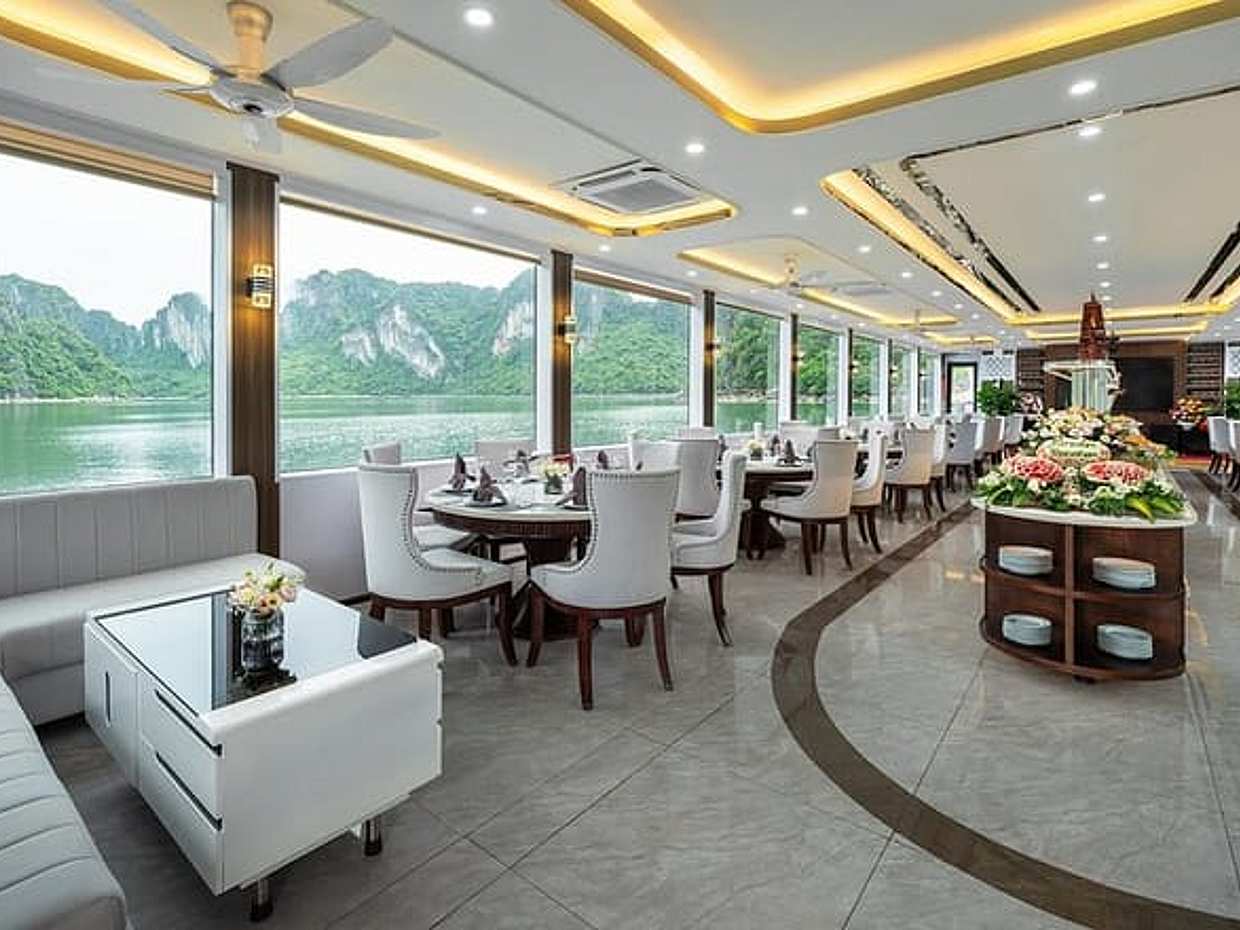 From Tuan Chau Port : Halong Bay Cruise Kayaking, Lunch and Party