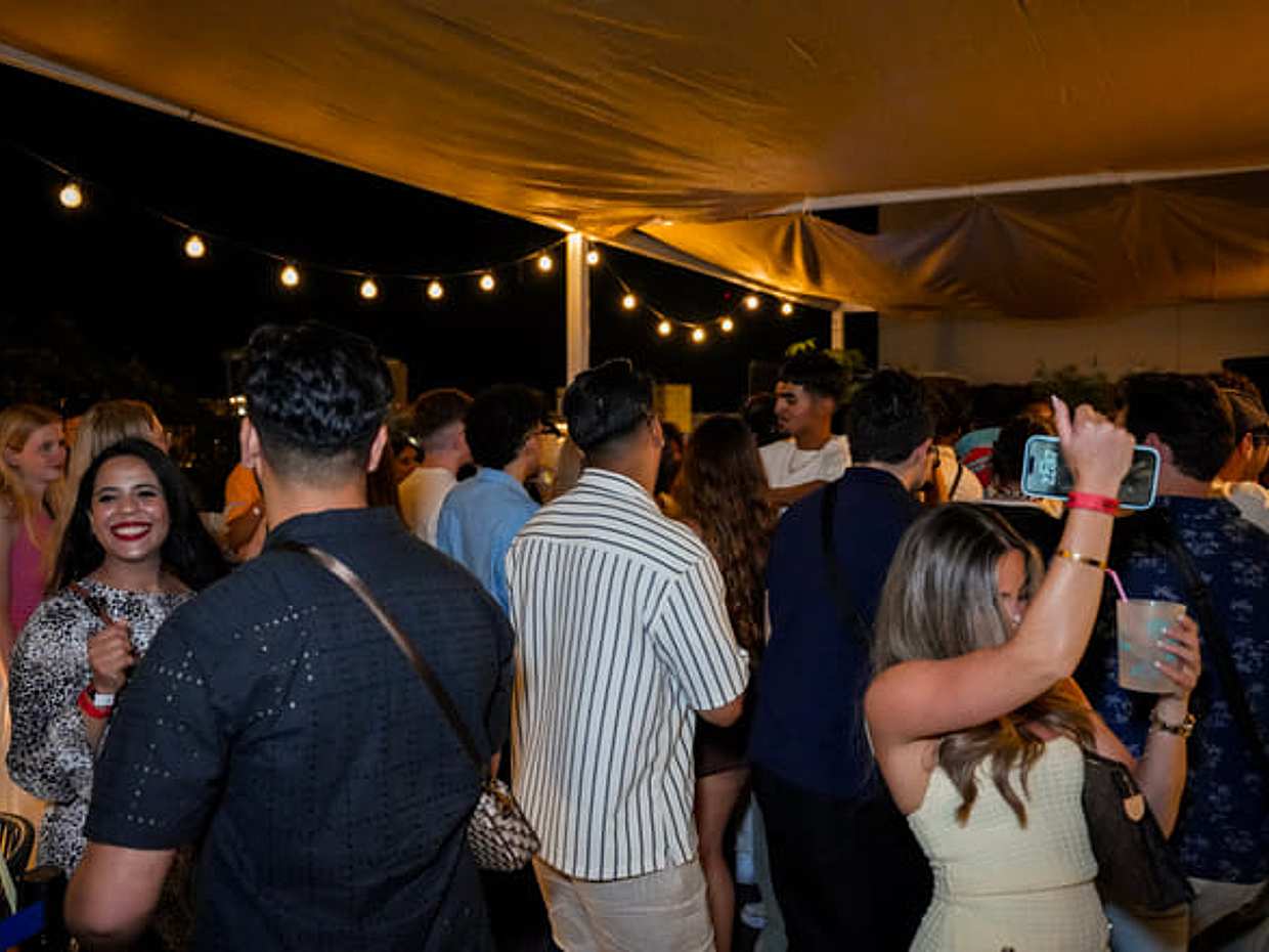 Barcelona Nightlife Experience: Karaoke, Dance & Club VIP Entrence, photo 5